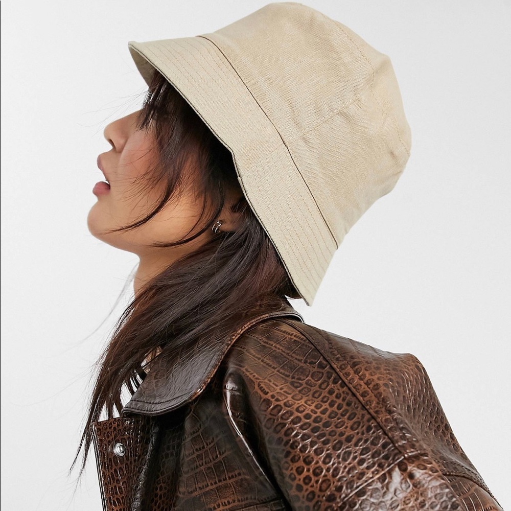 Natural bucket hat